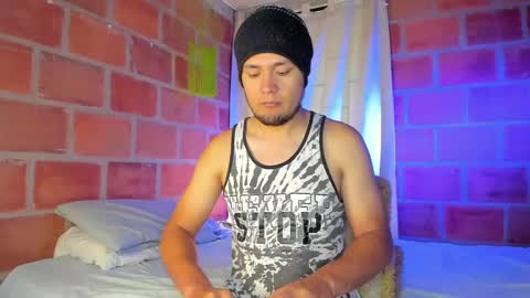 Snapshot of maax_taylor01 chatting on 01.22.25 online show from 01.22.25