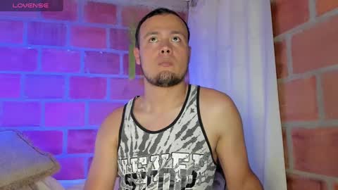 Snapshot of maax_taylor01 chatting on 02.03.25 online show from 02.03.25