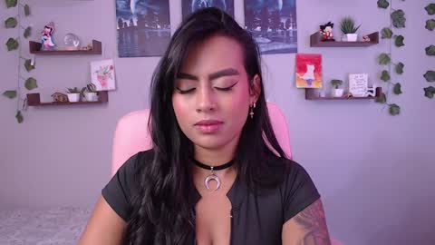 Macey Elliot Modelo Independiente online show from 01.22.25