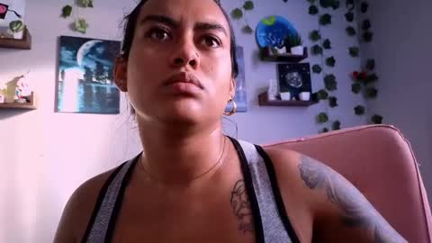 Macey Elliot Modelo Independiente online show from 10.23.25