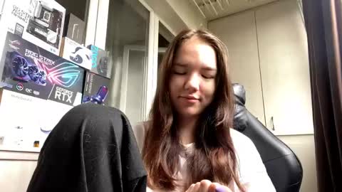 Mila online show from 05.10.26