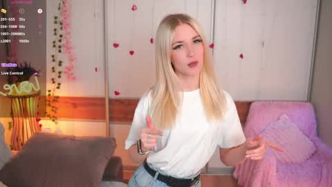 Snapshot of machellehollenback chatting on 04.05.26 Katerina online show from 04.05.26