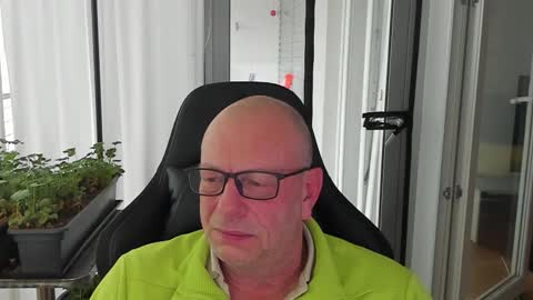 Snapshot of machinegun3dx chatting on 12.14.25 Andy online show from 12.14.25