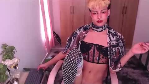Snapshot of machissex chatting on 12.16.24 machissex online show from 12.16.24