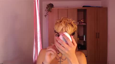 Snapshot of machissex chatting on 01.04.25 machissex online show from 01.04.25