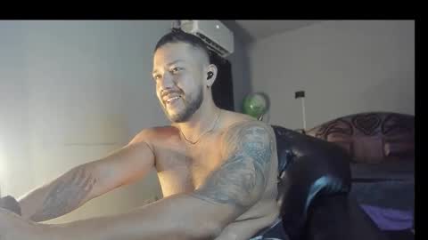 Snapshot of machohandsome chatting on 02.23.25 Javier papichulo master how do you want online show from 02.23.25