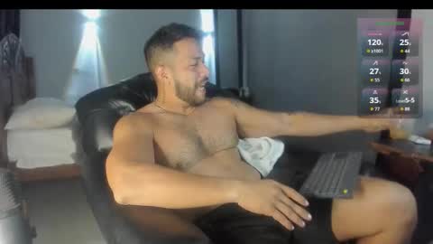 Snapshot of machohandsome chatting on 11.10.25 Javier papichulo master how do you want online show from 11.10.25