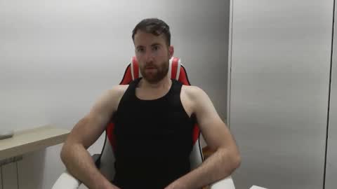 Snapshot of machohiberiko chatting on 12.20.25 Jota online show from 12.20.25