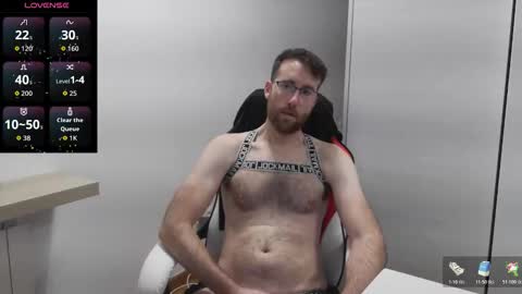 Snapshot of machohiberiko chatting on 12.21.25 Jota online show from 12.21.25