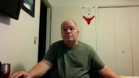 Snapshot of mackdocc001 chatting on 12.19.25 mackdocc001 online show from 12.19.25
