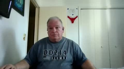Snapshot of mackdocc001 chatting on 12.22.25 mackdocc001 online show from 12.22.25