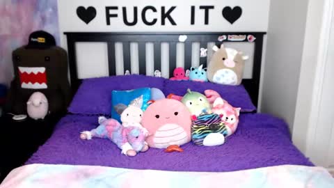 Mackenzie Wolfe online show from 11.17.25