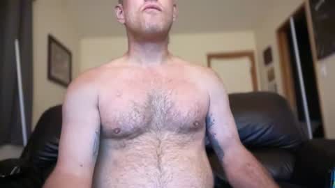 Snapshot of mackincaliallday chatting on 07.28.26 MackinCaliAllDay online show from 07.28.26