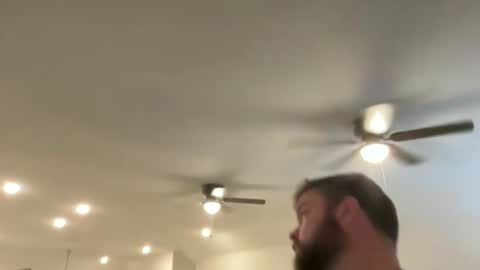 Snapshot of macrackin33 chatting on 11.18.25 macrackin33 online show from 11.18.25