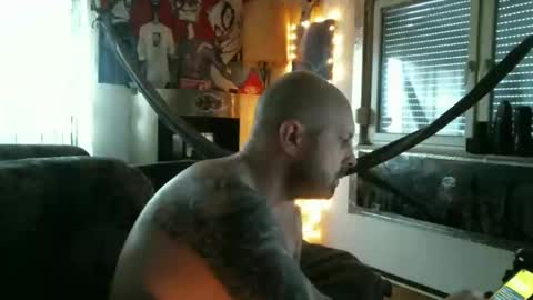 Manuel online show from 01.04.25