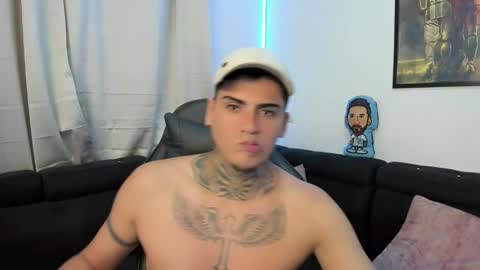 Snapshot of mad_maxxx1 chatting on 02.15.25 max online show from 02.15.25