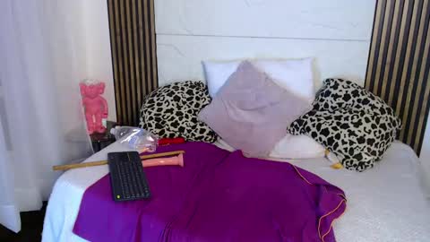 Snapshot of madam_artemisa chatting on 03.08.25 madam_artemisa online show from 03.08.25