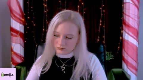 Snapshot of madam_ulis chatting on 12.26.24 Ulis online show from 12.26.24