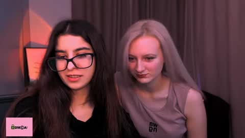Snapshot of madam_ulis chatting on 12.30.24 Ulis online show from 12.30.24