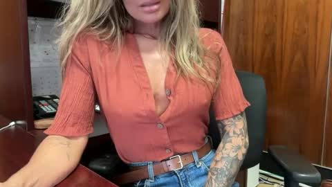 madame_andi online show from 07.10.26