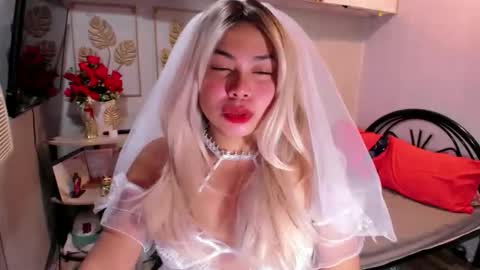 Snapshot of madame_ivy chatting on 11.28.25 Ivy online show from 11.28.25