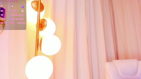 Maddy Please help me with your thumbs up its important online show from 01.18.25