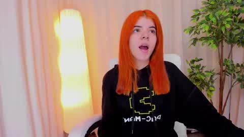 Maddy Please help me with your thumbs up its important online show from 02.18.25