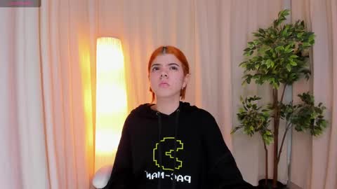 Maddy Please help me with your thumbs up its important online show from 02.26.25