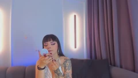 Maddy  online show from 09.10.25