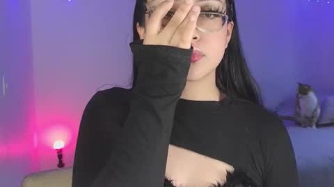 Snapshot of maddyghost chatting on 12.19.25 Please followme and rate me your thumbs up online show from 12.19.25