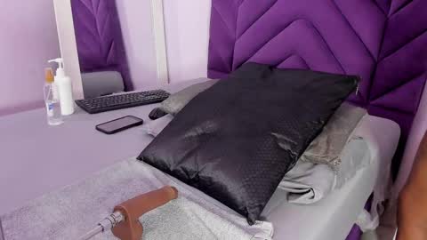 Snapshot of maddyjohnsonn chatting on 09.17.25 maddyjohnsonn online show from 09.17.25