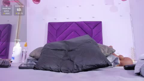 Snapshot of maddyjohnsonn chatting on 11.08.25 maddyjohnsonn online show from 11.08.25