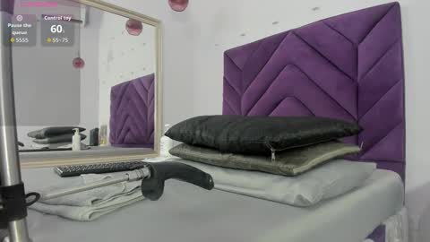 Snapshot of maddyjohnsonn chatting on 11.24.25 maddyjohnsonn online show from 11.24.25