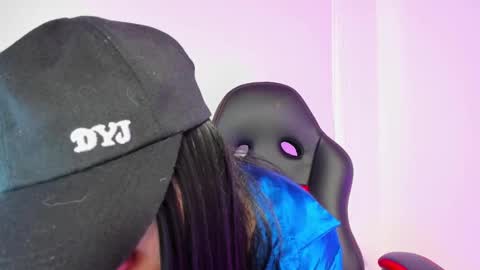 Madelaine  online show from 12.10.24