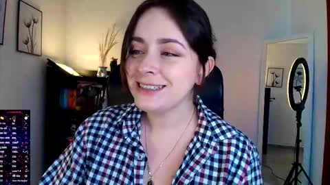 madelamee online show from 02.18.26