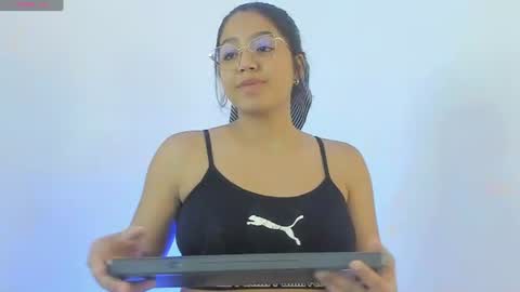 Snapshot of madelayn_torres chatting on 06.14.26 madelayn_torres online show from 06.14.26