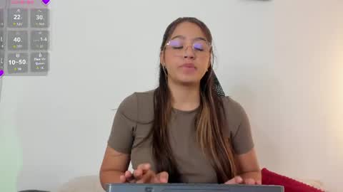 Snapshot of madelayn_torres chatting on 07.16.26 madelayn_torres online show from 07.16.26