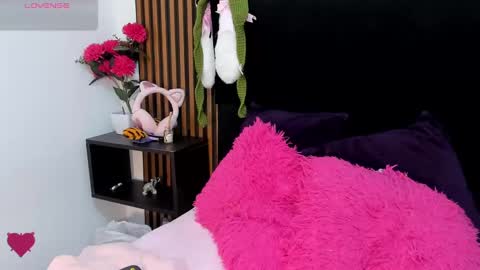 Madelin Clerk online show from 12.02.24