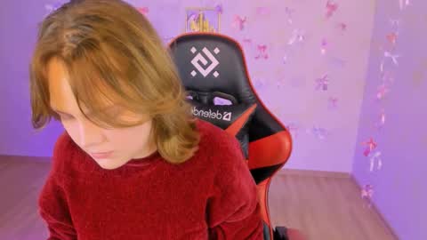 Snapshot of madeline_doll chatting on 11.09.25 Madeline online show from 11.09.25