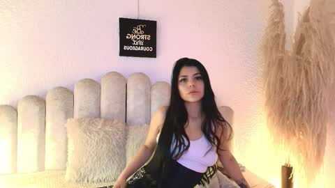 Snapshot of madeline_roux chatting on 03.31.26 Madeline online show from 03.31.26