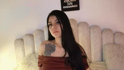 Snapshot of madeline_roux chatting on 04.01.26 Madeline online show from 04.01.26