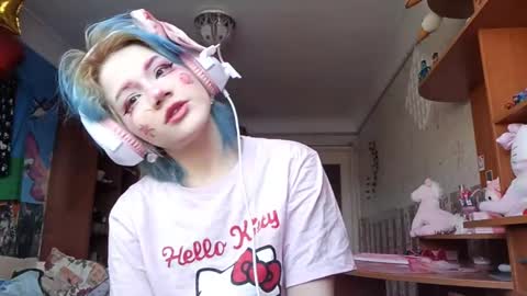 Snapshot of madgezari chatting on 02.12.26 Alice Kaneki online show from 02.12.26