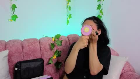 Snapshot of madison__beer chatting on 09.24.25 Madison online show from 09.24.25