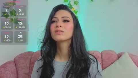 Snapshot of madison__beer chatting on 12.15.25 Madison online show from 12.15.25