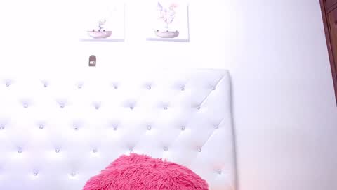 Snapshot of madison_horny69 chatting on 01.11.25 Jenny online show from 01.11.25