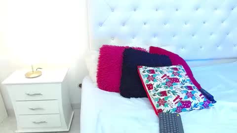 Snapshot of madison_horny69 chatting on 03.11.25 Jenny online show from 03.11.25