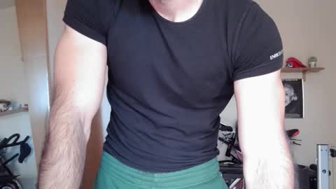 Snapshot of madmax20x chatting on 11.30.25 madmax20x online show from 11.30.25