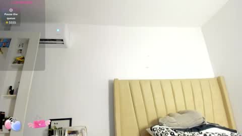 Snapshot of mady_edwards chatting on 11.21.25 Mady online show from 11.21.25