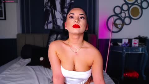 Snapshot of madyluxx chatting on 01.03.25 MadyLuxx online show from 01.03.25
