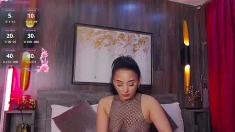 Snapshot of madyluxx chatting on 01.12.25 MadyLuxx online show from 01.12.25